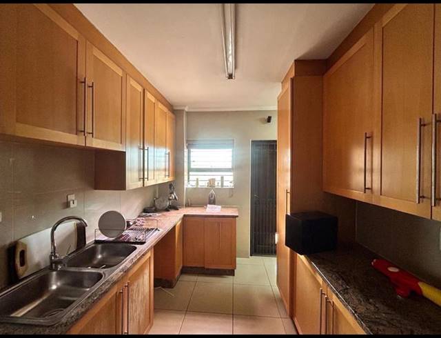 5 BEDROOM HOUSE FOR SALE IN HELDERWYK